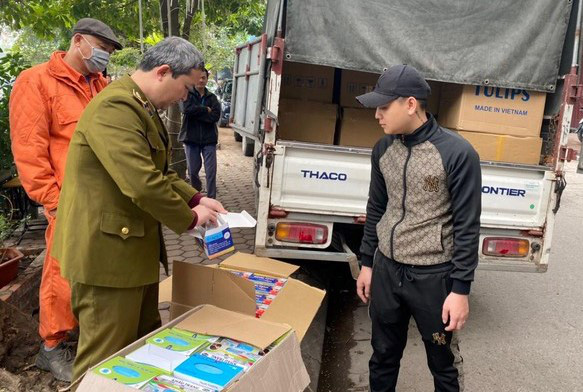 Phát hiện 143.000 khẩu trang làm giả từ.. Giấy vệ sinh